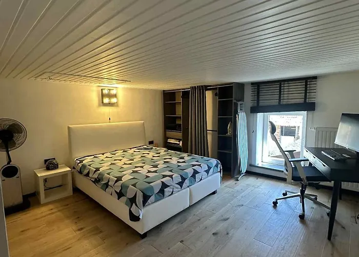 Holiday home D 'ecaussinnes *